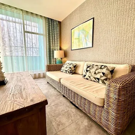 Quayside Haven: Stylish 2-Bedroom Near Poole Quay Exterior photo