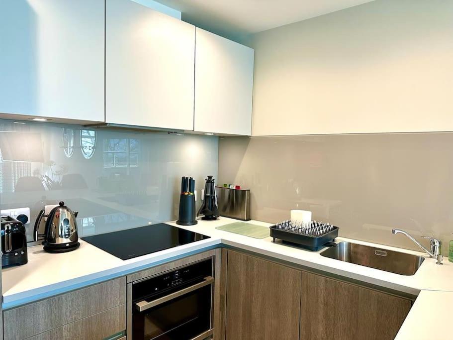 Apartment Quayside Haven: Stylish 2-bedroom Near Quay Poole